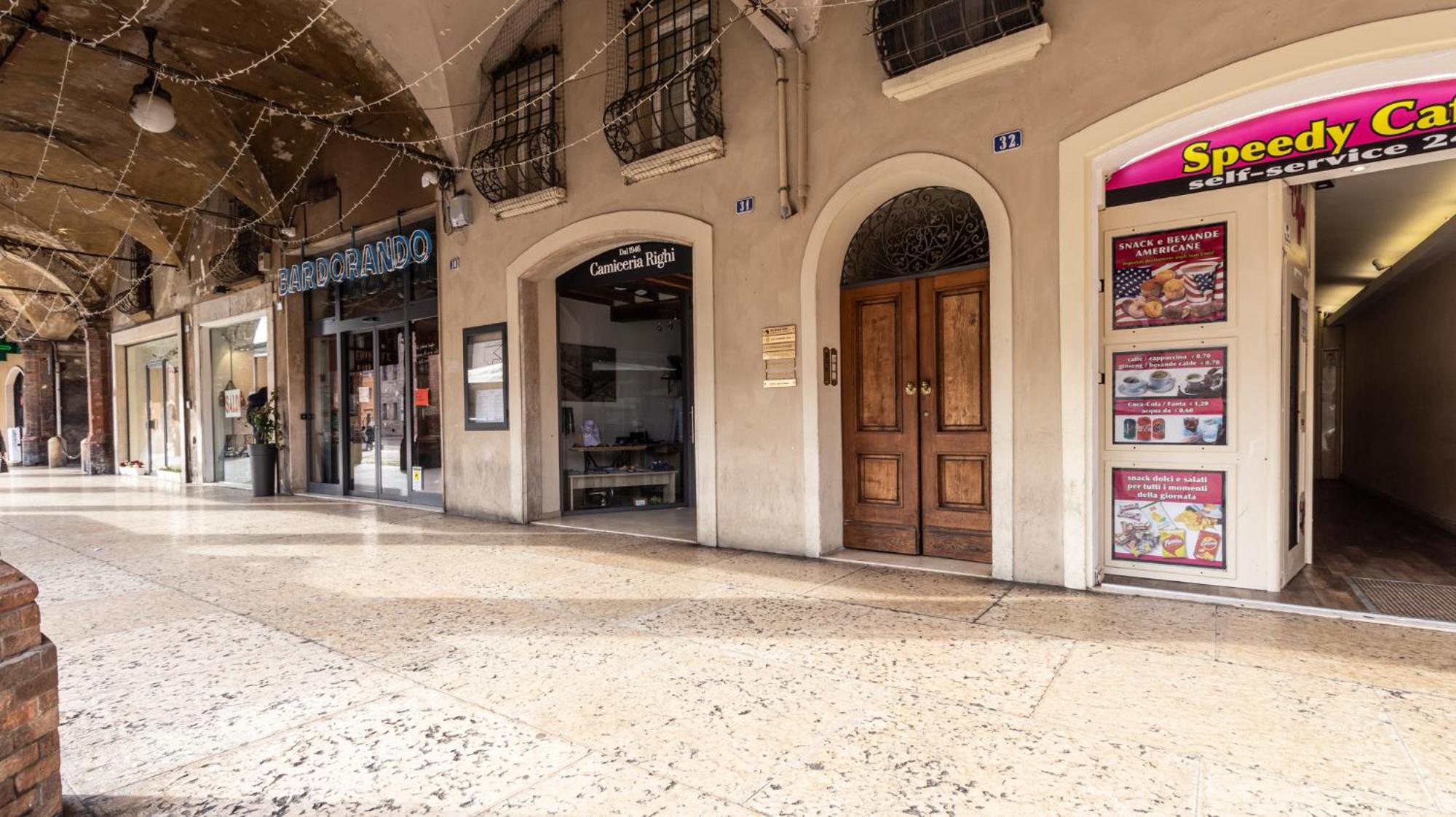 Piazza Martiri-In Pieno Centro Sotto Al Castello Apartment Carpi Ngoại thất bức ảnh